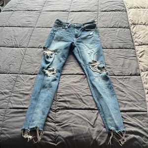 NEVER WORN SIZE 2 SKINNY AMERICAN EAGLE BLUE JEANS